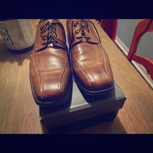 Johnson & Murphy brown lace up square toe